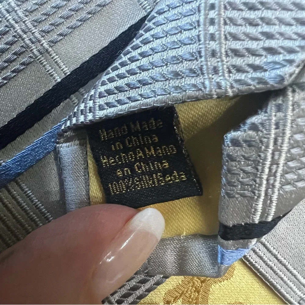 Donald Trump signature collection silk tie - Picture 4 of 5